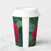 赤いバラが近く 紙コップ (右)