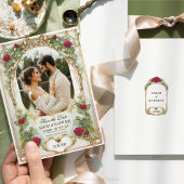 赤いバラとゴールドの花のSave the Date(写真付き) 招待状