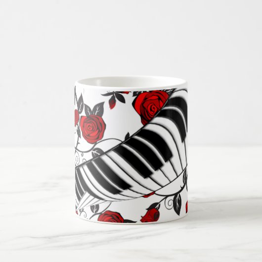 赤いバラとピアノの鍵、目を引く！ コーヒーマグカップ (中央)