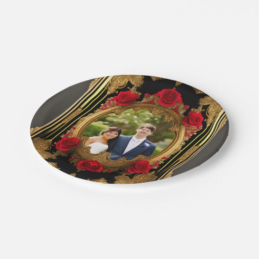 赤いバラと金色のフレーム、ゴシック様式のスタイル写真 ペーパープレート (アングル)