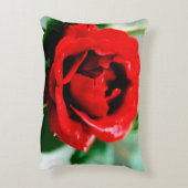 赤いバラに露 アクセントクッション (裏面(縦))