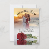 赤いバラのエレガントな結婚式の写真を反映 セーブザデート (正面)