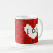 赤いバラのハートきらきら光る私は結婚マグ コーヒーマグカップ (正面右)