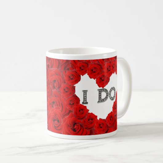 赤いバラのハートきらきら光る私は結婚マグ コーヒーマグカップ (正面右)