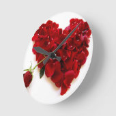 赤いバラのハート ラウンド壁時計 (傾斜)