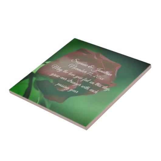 赤いバラのパーソナライズされた花結婚の タイル (側面)