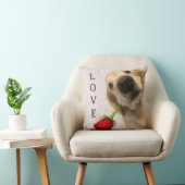 赤いバラのパーソナライズな愛のゴールデン・リトリーバー クッション (椅子)