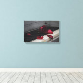 赤いバラのピアノ鍵 キャンバスプリント (インサイチュ (ウッドフロア))