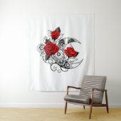 赤いバラのメカニック・クレセント タペストリー (インサイチュ)