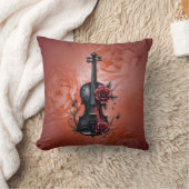 赤いバラの付いたゴシック様式の黒いバイオリン クッション (ブランケット)