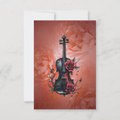 赤いバラの付いたゴシック様式の黒いバイオリン サンキューカード (裏面)