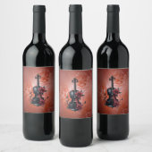 赤いバラの付いたゴシック様式の黒いバイオリン ワインラベル (ボトル)