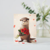 赤いバラの可愛らしいカワウソ ポストカード (スタンド正面)