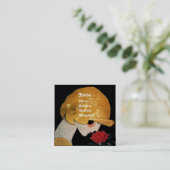 赤いバラの美しいファッションの衣装ブラックを持つ女性 スクエア名刺 (スタンド正面)