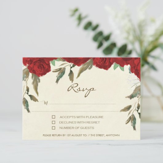 赤いバラの花のアイボリーの結婚式のrsvpの応答カード 出欠カード (スタンド正面)