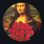 赤いバラの花束を持つモナリサ マグネット<br><div class="desc">赤いバラは愛、美しい、勇気と尊敬、ロマンチックな愛、おめでとう、"私はあなたを愛する"、"仕事は良く行われた"、誠実な愛、尊敬、勇気と情熱のためのシンボルである</div>