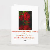 赤いバラのRefelcted幸せな誕生日の最愛の人 カード (裏面)