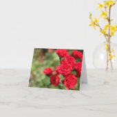 赤いバラは焦点Notecardに衰退します カード (黄色い花)