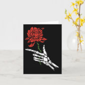 赤いバラを持った骸骨の手 カード (黄色い花)