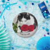 赤いバラを持つかわいい猫 ペーパープレート (パーティー)