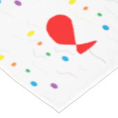 赤いバルーンとカラフル紙吹雪パターン テーブルクロス (アングル)