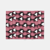 赤いパネルの白いハート フリースブランケット (正面(横))