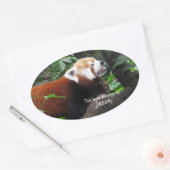 赤いパンダが舌を出した 楕円形シール (封筒)