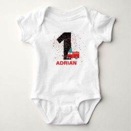 赤いパーソナライズされた消防車の誕生日パーティー ベビーボディスーツ