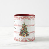 赤いパーソナライズされた雪片パターンのブックツリー マグカップ (中央)