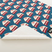 赤いビロードすり付きケーキあなたのイニシャルとスライス シェルパブランケット (3/4)