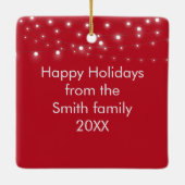 赤いビロードの椅子に座ったクリスマス・キング・チャールズ セラミックオーナメント (裏面)