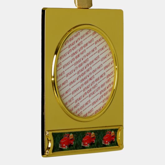 赤いピックアップトラッククリスマス ゴールドプレートバナーオーナメント (右)