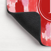 赤いピンクの抽象芸術ブラシストロークのパターンモノグラム マウスパッド (コーナー)