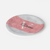 赤いピンクろうけつ染めと灰色の水モノグラムの色 ペーパープレート (アングル)