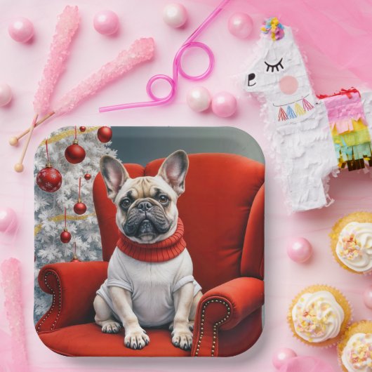 赤いフランスの椅子の上のクリスマスブルドッグ ペーパープレート (パーティー)