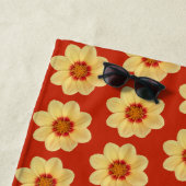 赤いフローラの黄色のダリアパターン ビーチタオル (インサイチュ)