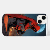 赤いフードをつけた姿が月明かりの屋根に低くかがむ Case-Mate iPhoneケース (裏面 (横))