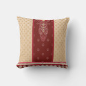 赤いベージュの絨毯縁ど クッション (正面)