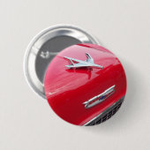 赤いペンキを持つクラシックな航空機のスタイルのフードのオーナメント 缶バッジ (正面&裏面)