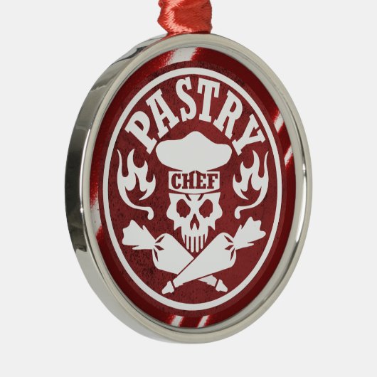 赤いペーストリー作りの職人のスカルおよび交差させたペストリーのバッグ メタルオーナメント (右)