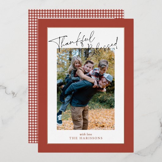 赤いホイルのギンガムサンクスギビング家族の写真 箔シーズンカード (正面/裏面)