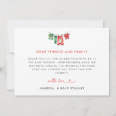 赤いホリモダンークリスマスサンタ赤ちゃんシャワー サンキューカード (裏面)