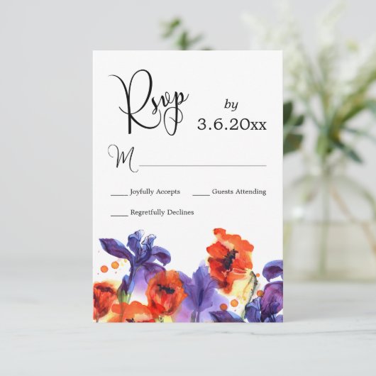 赤いポピー、紫のアイリス水彩結婚式RSVP 出欠カード (スタンド正面)
