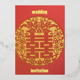 赤いマグピー幸せな単語の紙切り 箔招待状