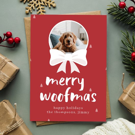 赤いメリーウーマスかわいい犬ペットのクリスマスフォト シーズンカード