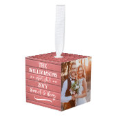 赤いメリーバ結婚したンの初めてのクリスマス写真 キューブオーナメント (正面アングル)