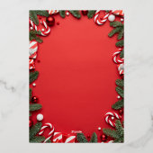 赤いモダンエレガントリースのクリスマスファミリー写真 箔シーズンカード (裏面)