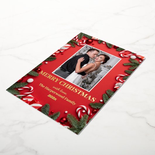 赤いモダンエレガントリースのクリスマスファミリー写真 箔シーズンカード (回転した状態)