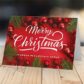 赤いモダンクリスマスオーナメントと緑の松 シーズンカード