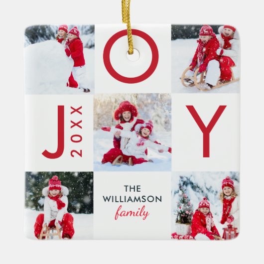 赤いモダンジョイ・チェッカーボード家族の写真コラージュ セラミックオーナメント (正面)